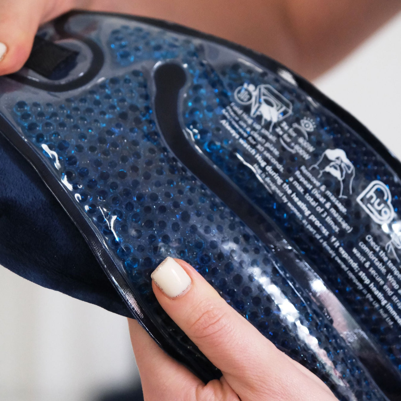 Buy Hug Wearable Heat Packs Online | For Period, Back or Neck Pain ...